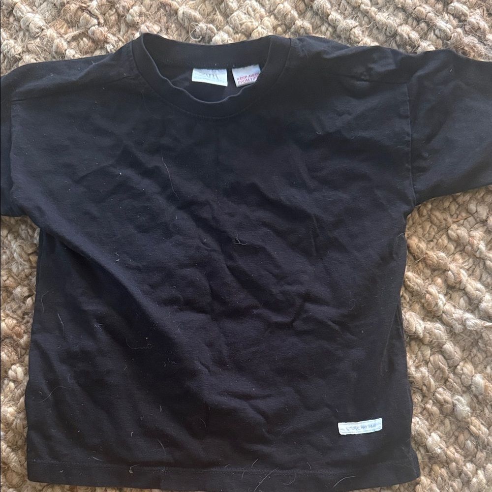 Classic Black Kids T-Shirt - ZARA Size 4 - LIKE NEW Black T Shirt